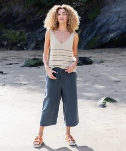 Celtic & Co. Womens Blue Cropped Trousers