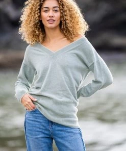 Celtic & Co. Grey Supersoft V-Neck Jumper 10 Celtic & Co. Grey Supersoft V-Neck Jumper -Deals Celtic Store unnamed file 220 scaled