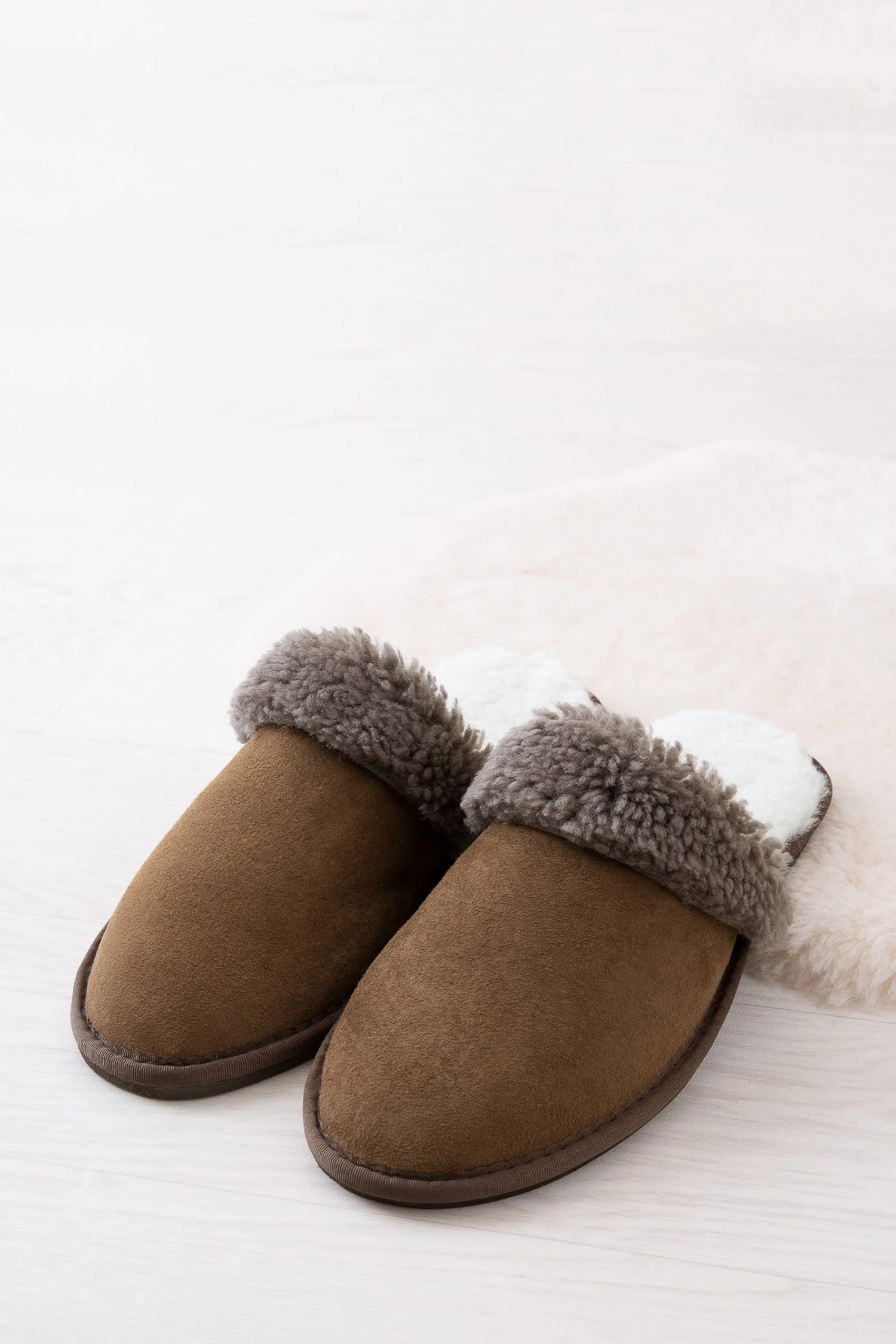Celtic & Co. Celtic & Co Brown Mens Sheepskin Mules 7 Celtic & Co. Celtic & Co Brown Mens Sheepskin Mules - Image 5