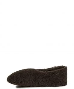 Celtic & Co. Brown Cocoon Slippers 9 Celtic & Co. Brown Cocoon Slippers -Deals Celtic Store unnamed file 293 scaled