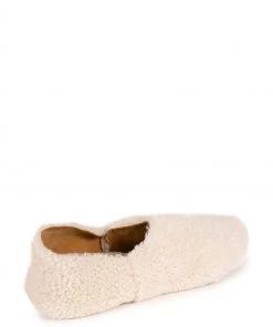 Celtic & Co. Natural Cocoon Slippers -Deals Celtic Store unnamed file 312 scaled